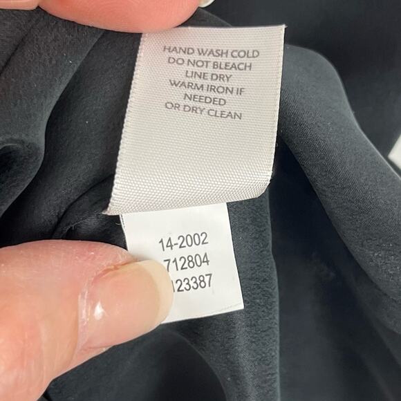 J.Jill Blouse 100% Silk Soft Sleeveless Lightweight Luxury Charcoal Black Small - Picture 7 of 7